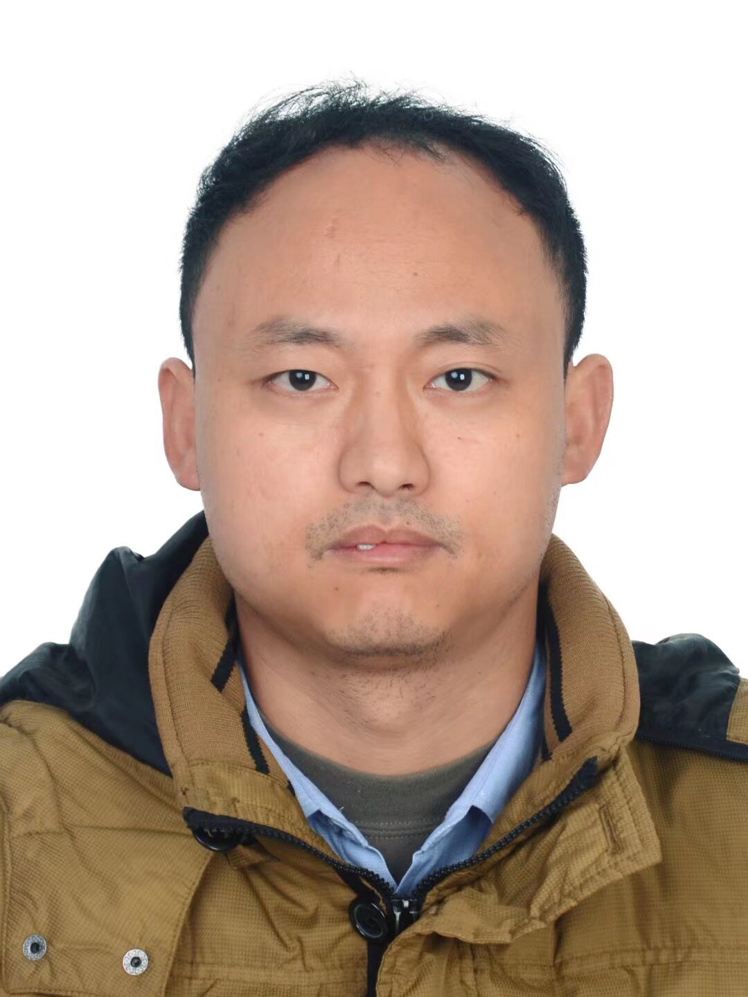 黄自成.png