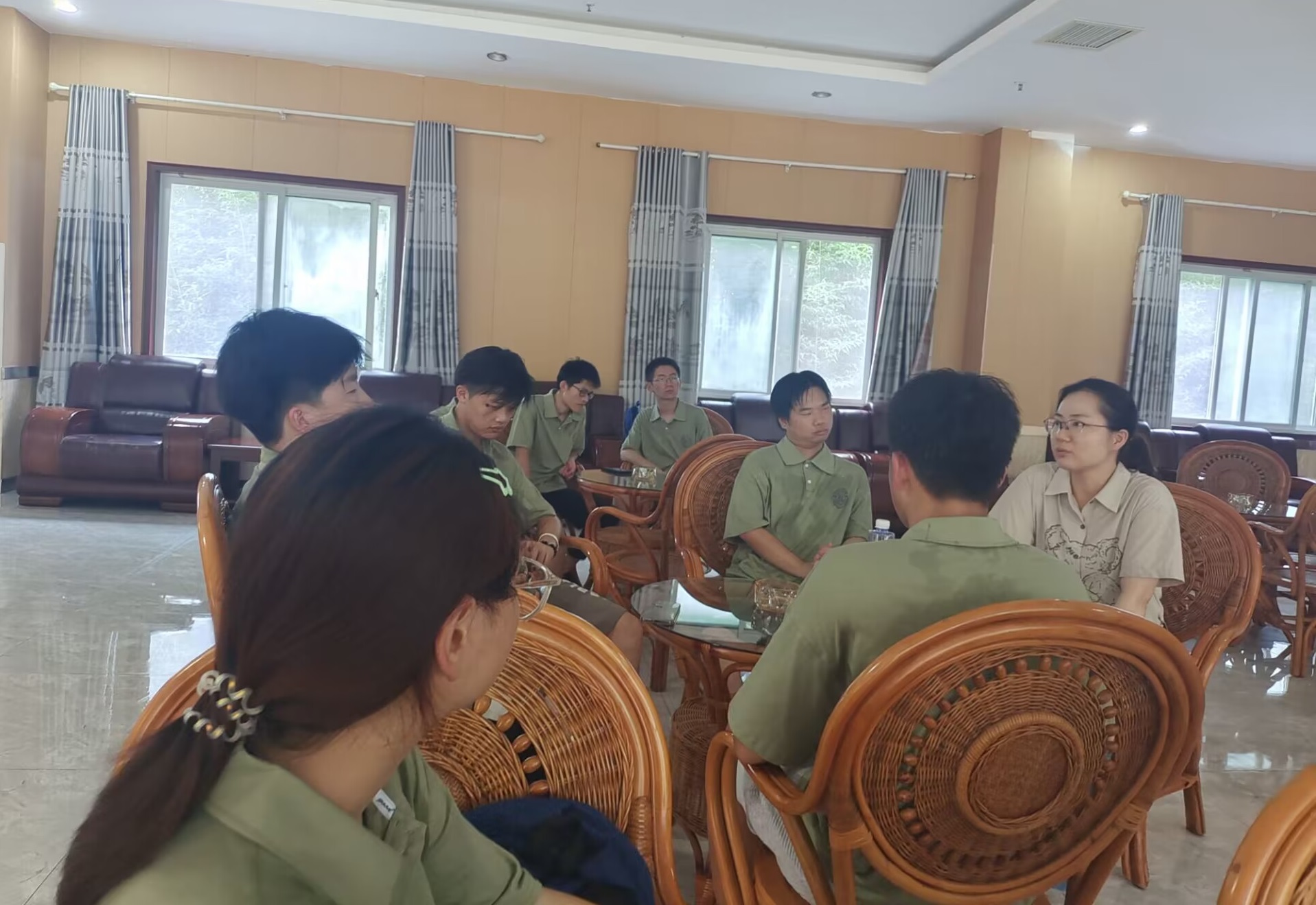 交流.jpg 交流.jpg