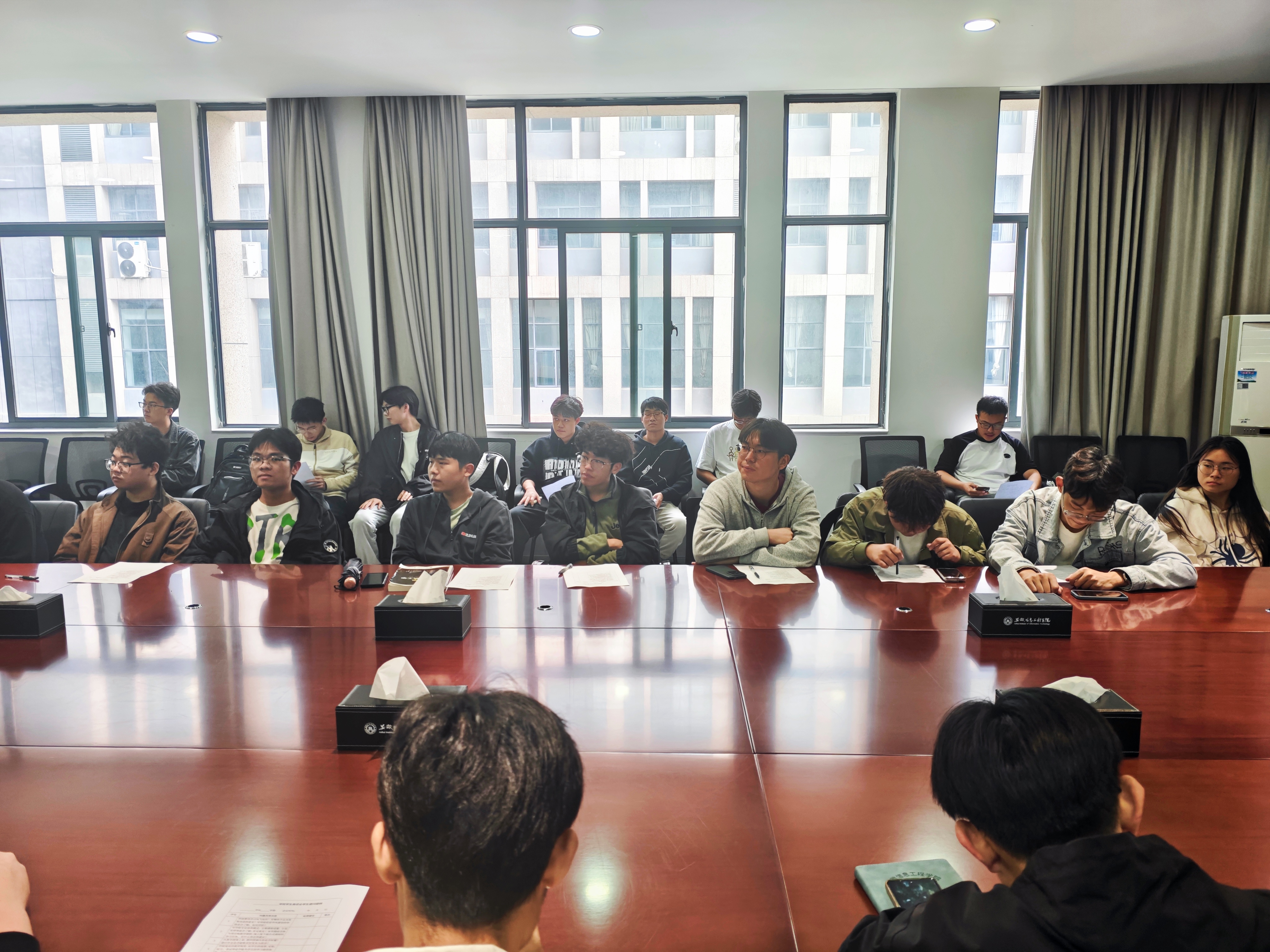 插图3.jpg 插图3.jpg