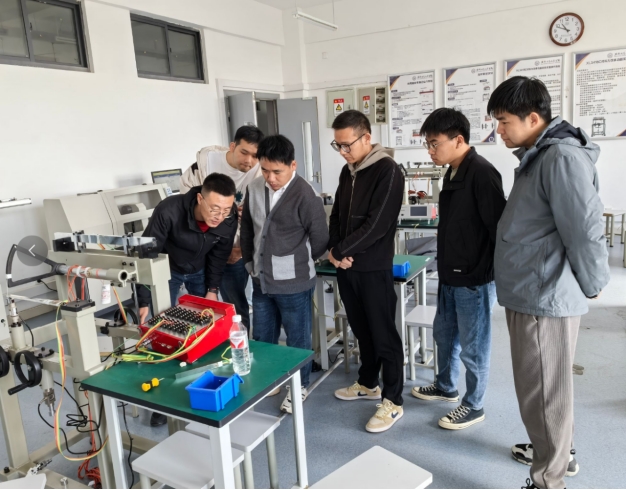 插图1.jpg 插图1.jpg