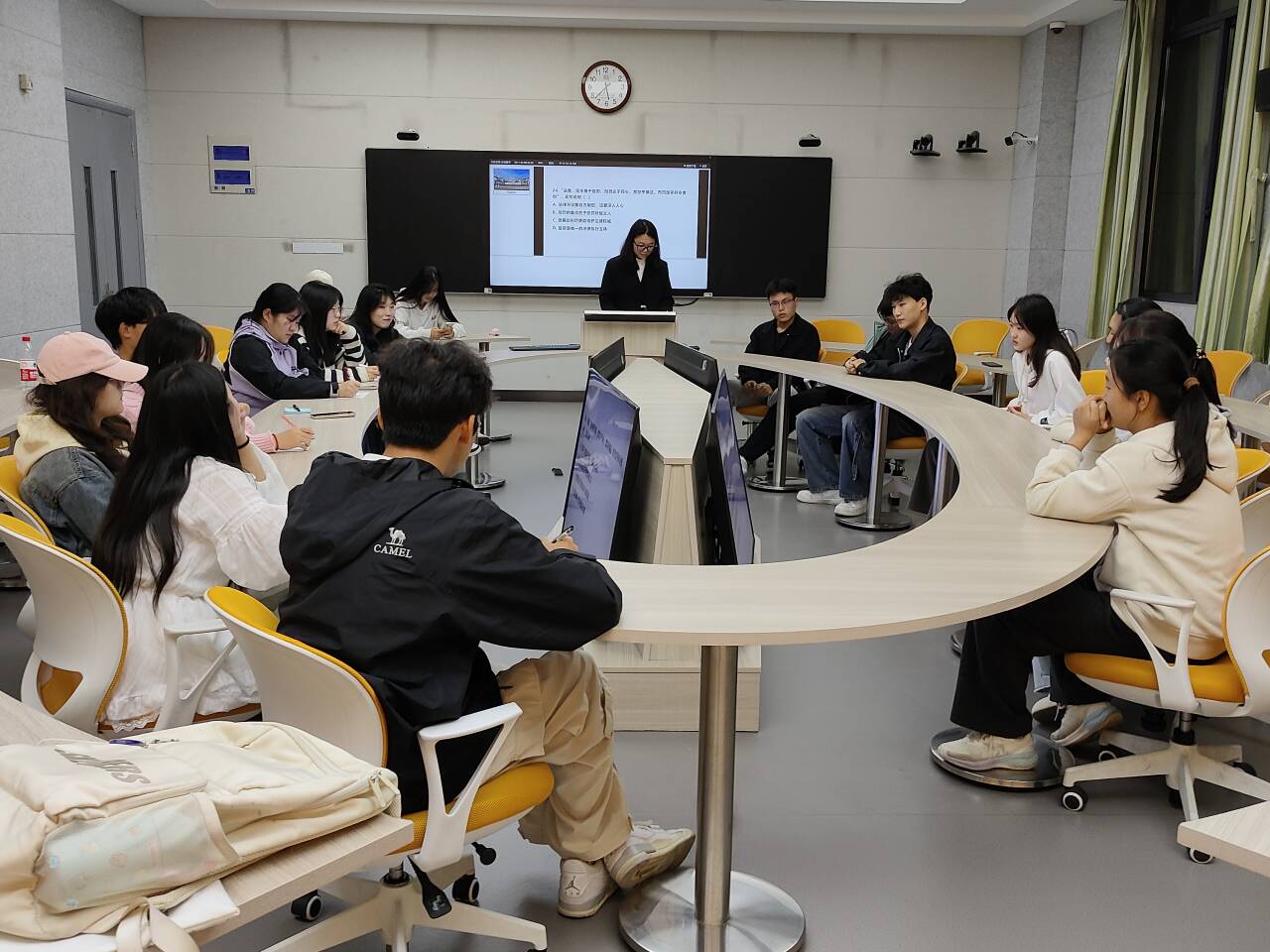 博雅学习协会大学生法治诗词大赛照片(4)(1).jpg 博雅学习协会大学生法治诗词大赛照片(4)(1).jpg